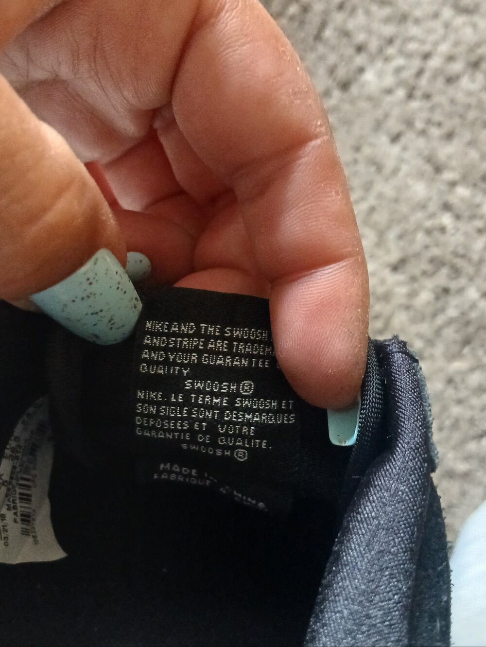 Nikes Size 7.5 - Picture 5 of 5